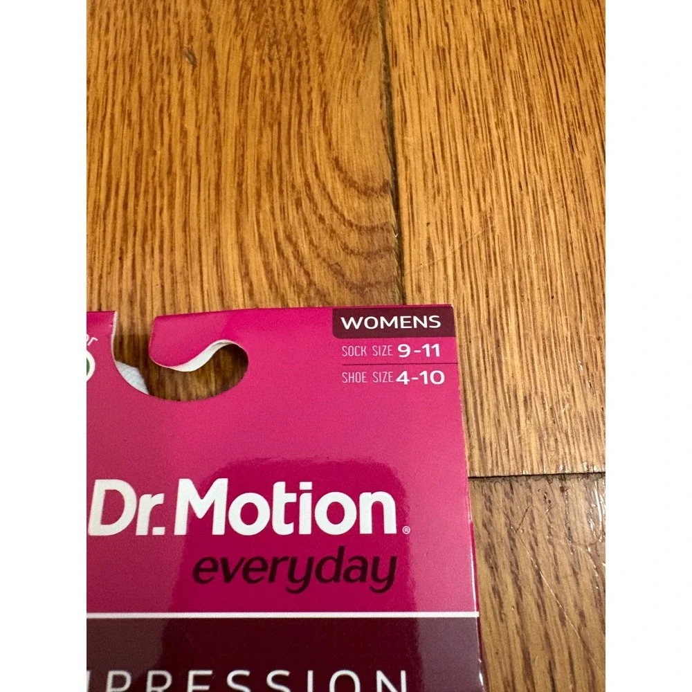 Dr. Motion Womens White Mild Compression‎ Knee High Socks Size 9-11 ZLK10S NWT
